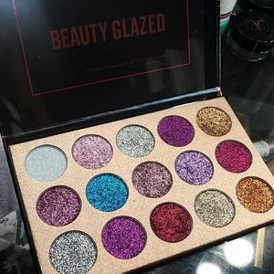 Pressed Glitter shadows !
